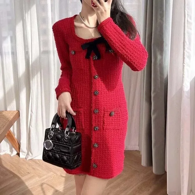 Весна 2024 новогоднее красное твидовое трикотажное платье с длинными рукавами