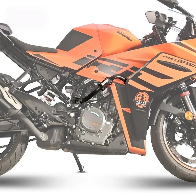 Фото Защитные аксессуары для мотоцикла KTM RC390: защитный бампер, противоударный шарик, гоночный руль. №3