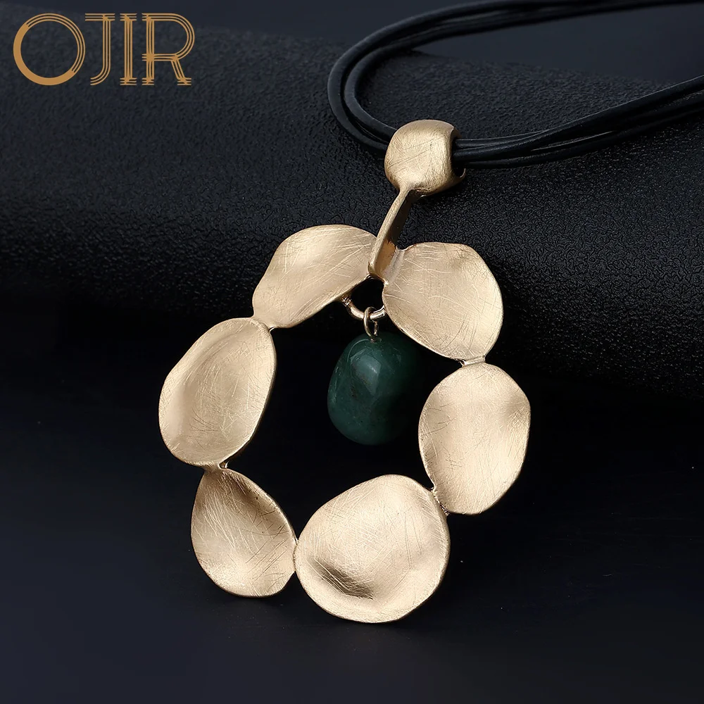 

Vintage Gold Color Collares Necklace with Green Bead Goth Jewelry for Women Trending Products Suspension Pendants Dropshipping
