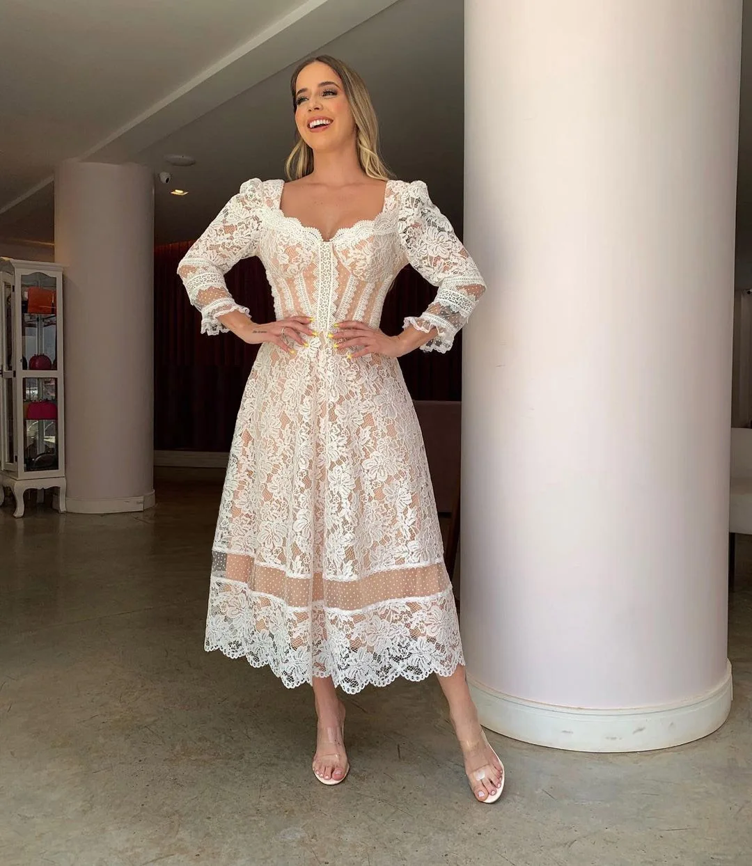 

2022 Autumn and Winter New Women's V-neck Long-sleeved Dress