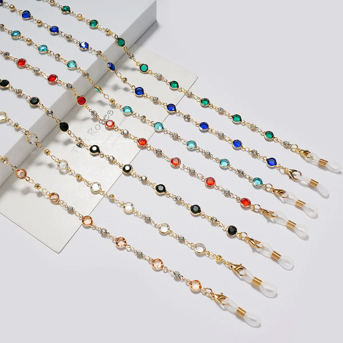 Цепочка для очков чтения женская металлический нескользящий шнур со стразами