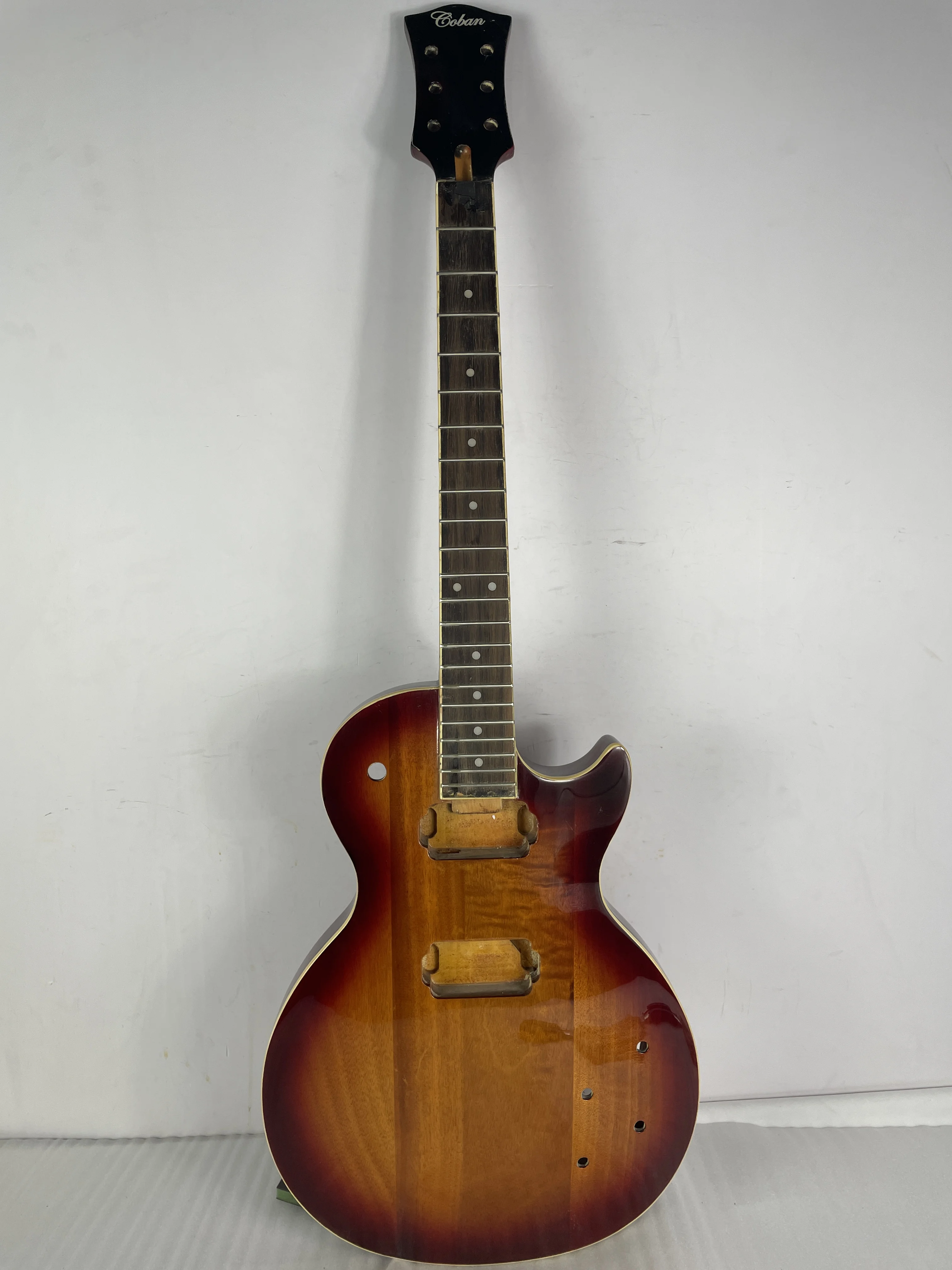 

Дефектная скидка, Красивая глянцевая гитара в стиле Gibson ST, незаконченная 39 дюймов, 22 лада, закат, сделай сам, 6 струн, деревянная гитара