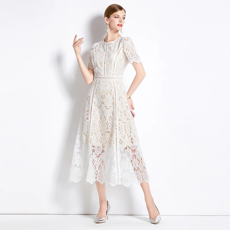 Элегантное официальное белое кружевное платье-трапеция с коротким рукавом и