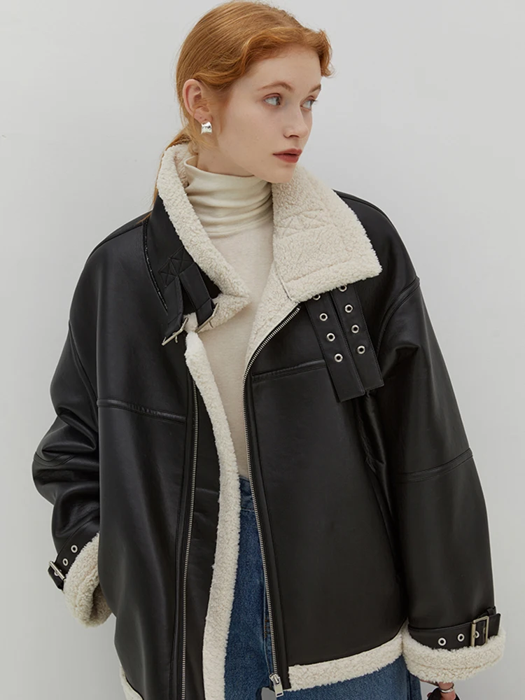 Рисунок 2 - Утепленная зимняя женская куртка MOLAN