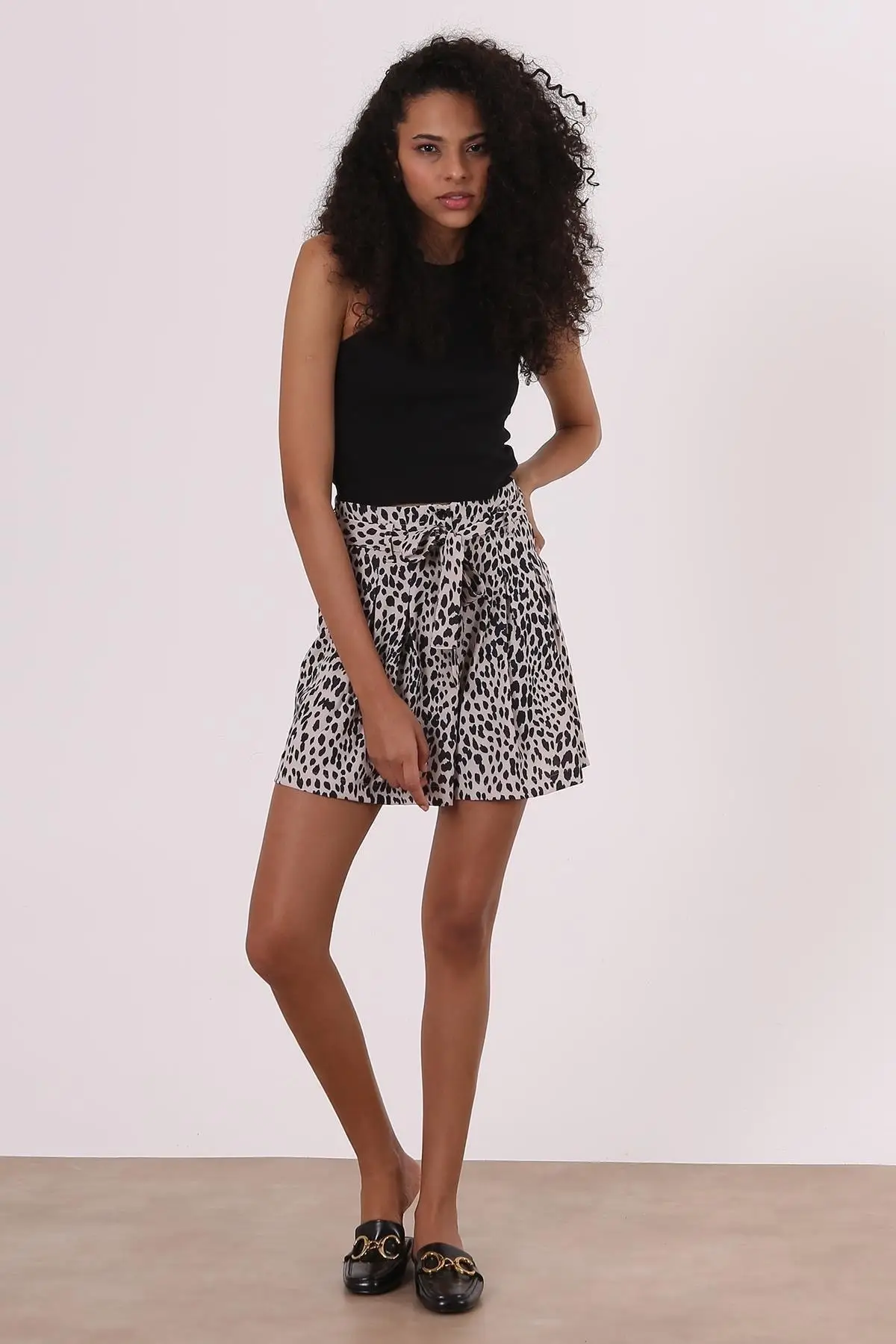

Women's Shorts Pleated Y New Summer Style Bermuda Basic Short Pants Mini Trousers Streetwear Home Fashion Short Pants