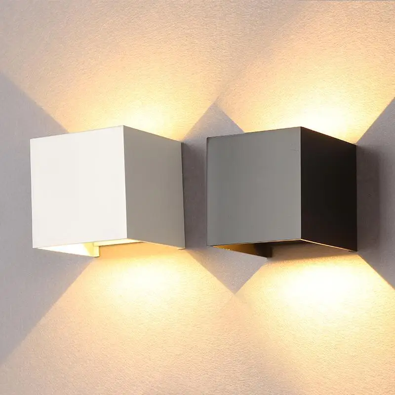 Черный настенный светильник в современном стиле для внутреннего декора со