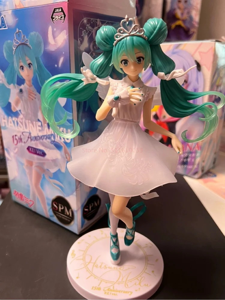 

Оригинальная фигурка Hatsune Miku на 15-ю годовщину, 24 см, оригинальная коллекция кавайных девушек, декоративная модель из ПВХ, подарок для детей на Хэллоуин