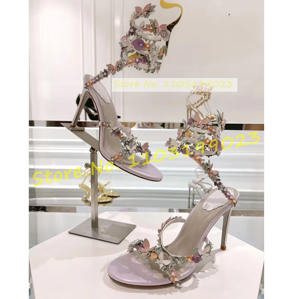 Туфли-лодочки с перекрестными ремешками и цветочным принтом