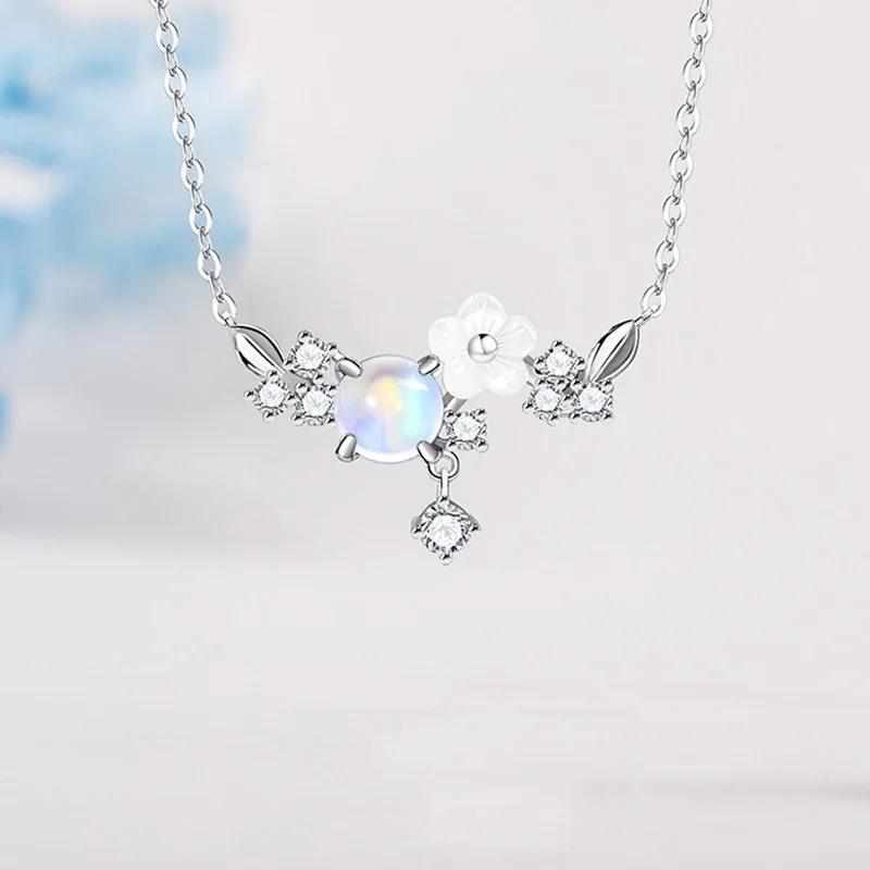 

New Trendy Girl Moonstone Flower Pendant Necklace Fairy Sensation Clavicle Chain Necklaces Women Fashion Jewelry Accessories