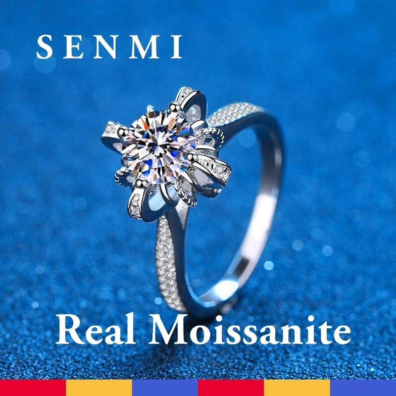 

Кольцо женское из серебра 925 пробы с муассанитом карата