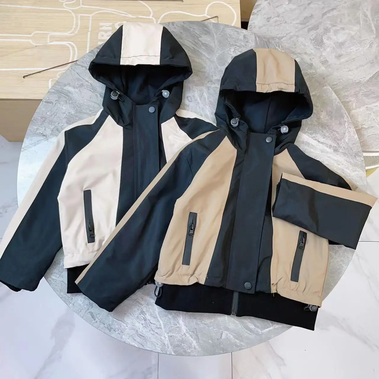 

Light Luxury Design Girls' Windbreaker Coat Spring and Autumn Fashion Versatile Windproof and Cold Resistant Boys' Hooded Jacket