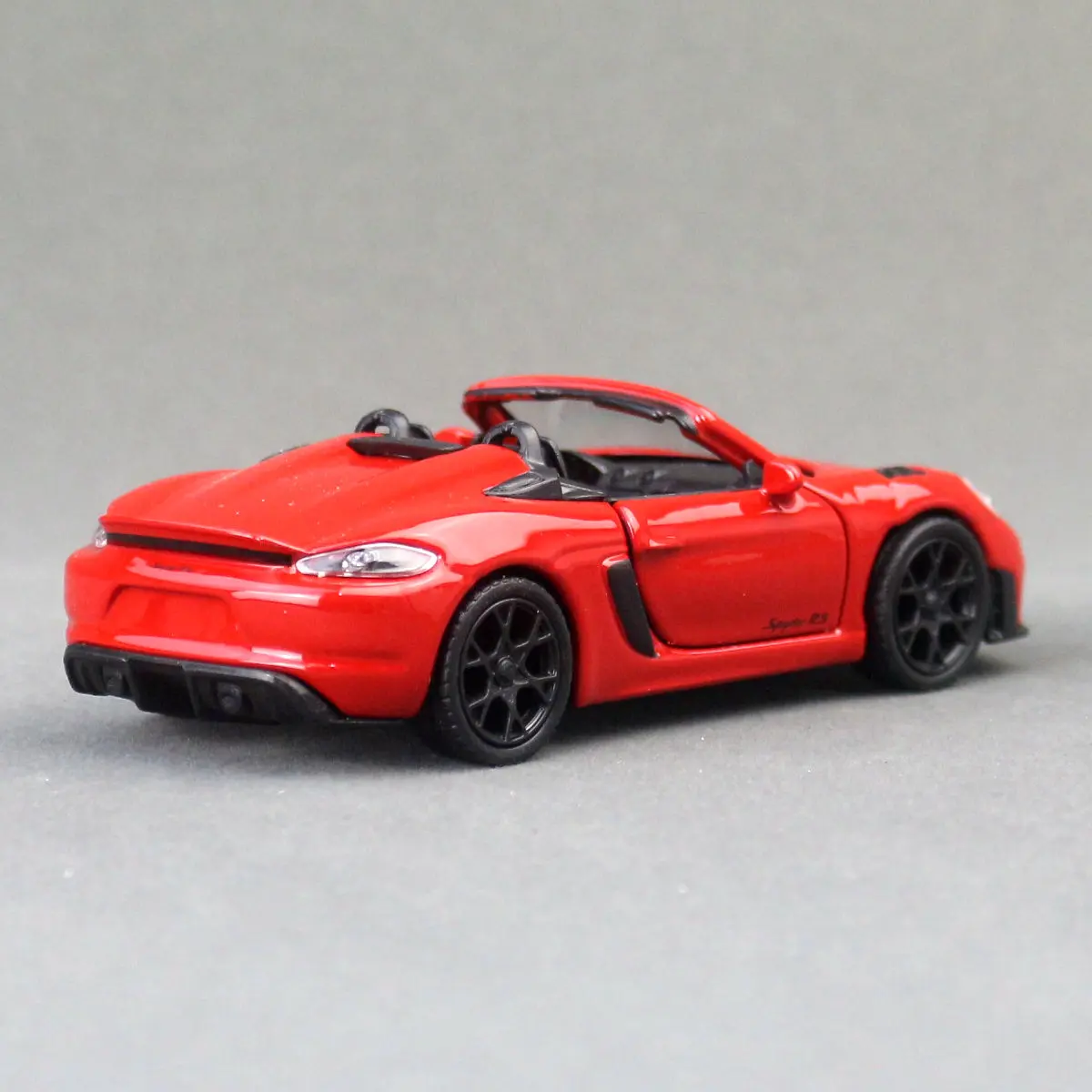 Фото Модель гоночного автомобиля Porsche 718 Spyder 1/36, Welly, литая под давлением, с функцией отката, классическая коллекционная модель, подарок для детей и мальчиков №4