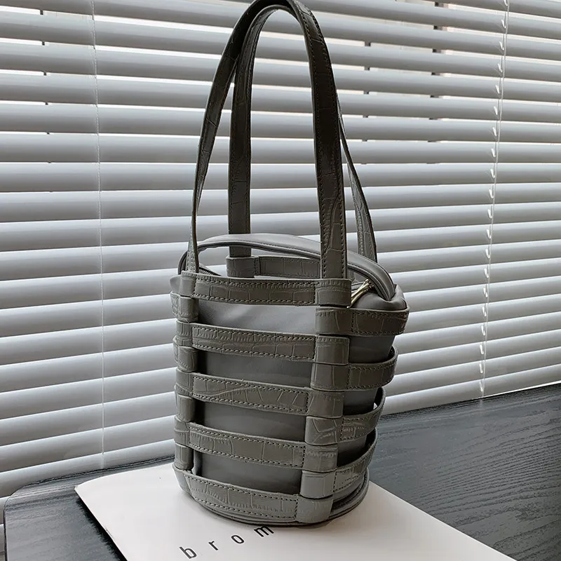 

2022 New Spring Autum Bag Niche Design Women'S Bag Dual Purpose Bag Hand Carrying Hollow Shoulder Bag