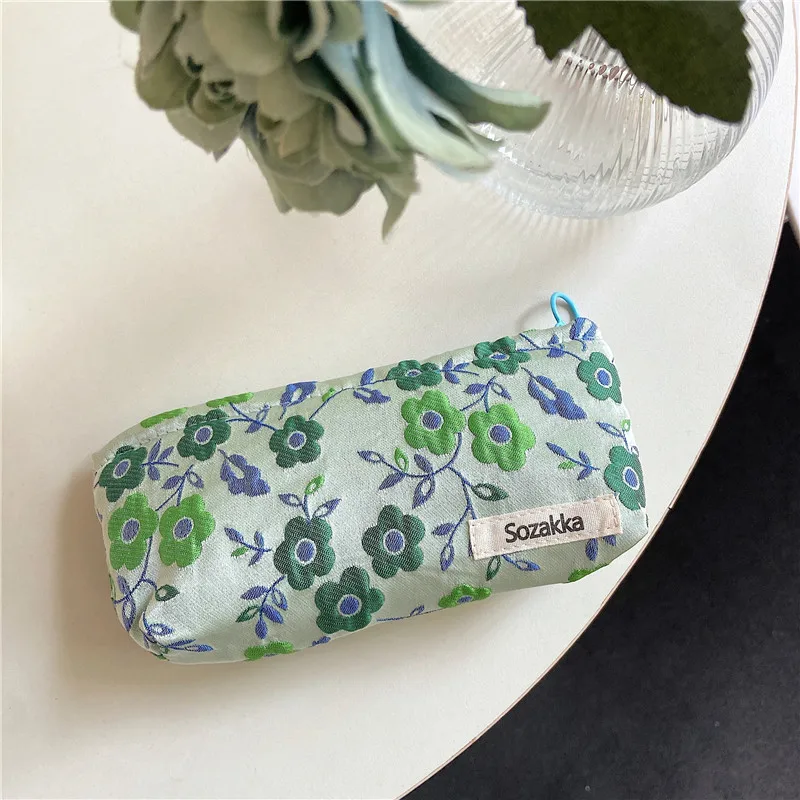 

Ins Embroidery Flora Cosmetic Bag Pencil Bag Girl Literary Pen Bag Lipstick Bag Stationery Storage Bags Makeup Bags