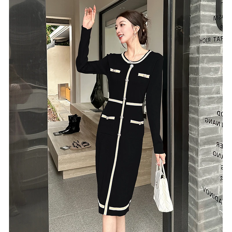 Элегантное женское трикотажное платье с круглым вырезом и длинным рукавом на