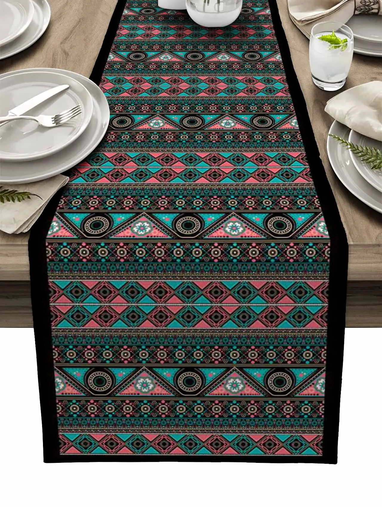 

Скатерти с геометрическим рисунком для сада и балкона