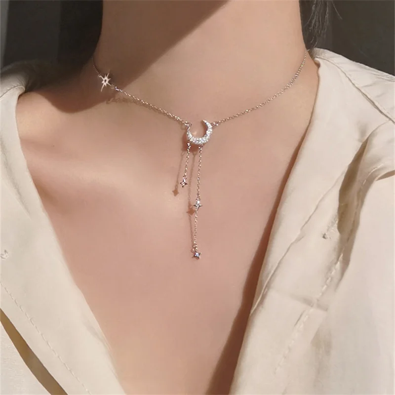 Женская цепочка с подвеской в виде звезды и Луны цирконом