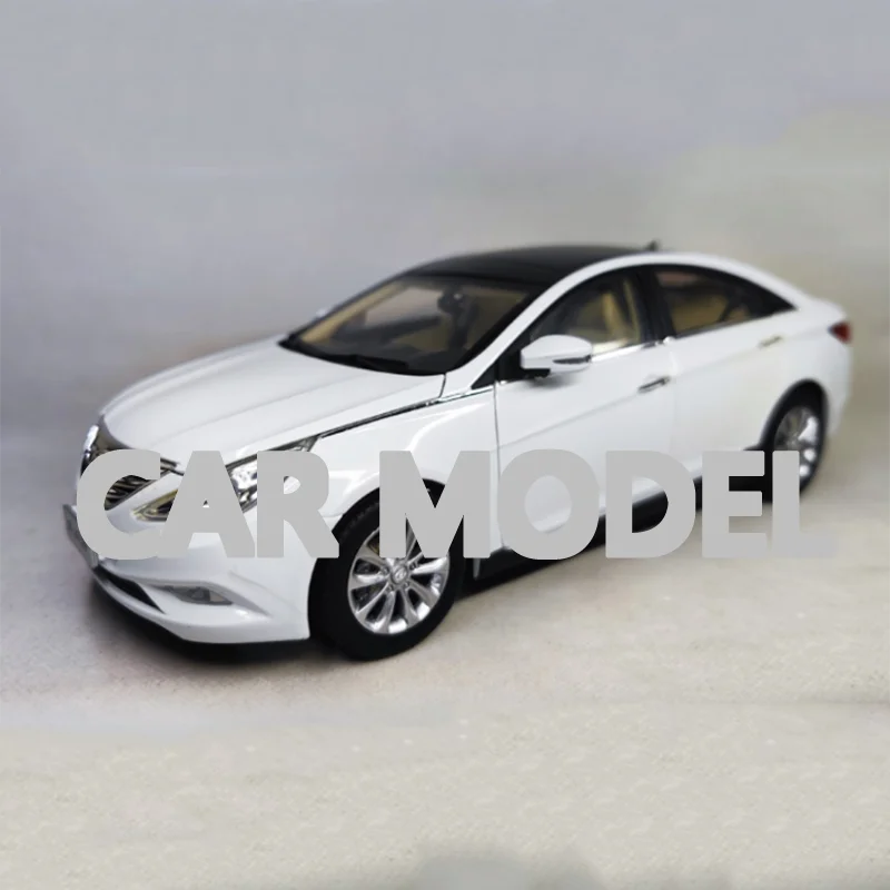 

1:18 scale Alloy Toy Vehicles The Eighth generation Sonata Car Model Of Children's Toy Car Original Authorized Kids Toys