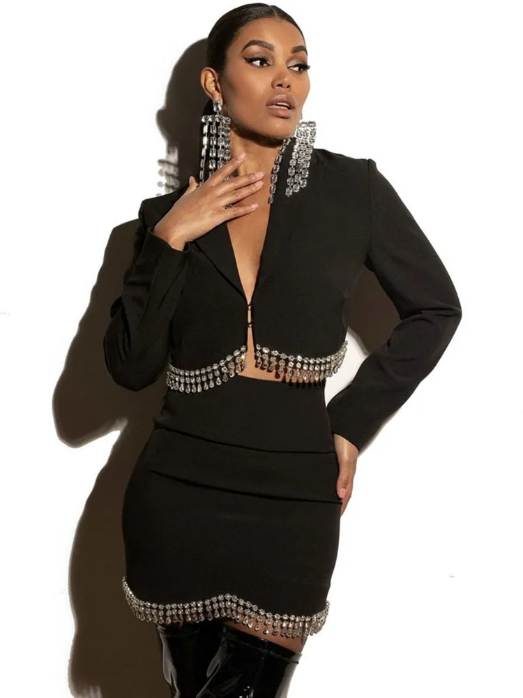 

Женский Дизайнерский Костюм из блейзера и юбки, вечерний наряд белого и черного цвета с длинным рукавом, V-образным вырезом и бахромой на под...