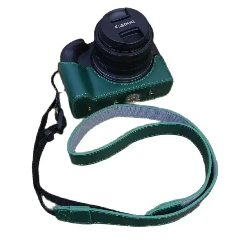 Для камеры Canon EOS R50 (объектив 18-45 мм) Защитный чехол из искусственной кожи с нижней