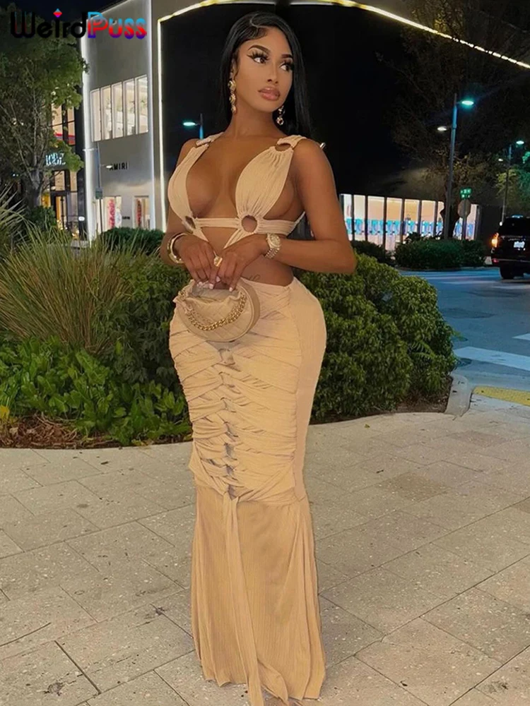 Женское облегающее мини-платье с вырезами и открытой спиной