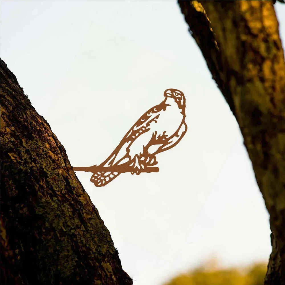 Великолепный стильный металлический сокол – Majestic для вашего сада с помощью