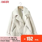 Куртка женская зимняя из искусственной кожи с поясом и отложным воротником