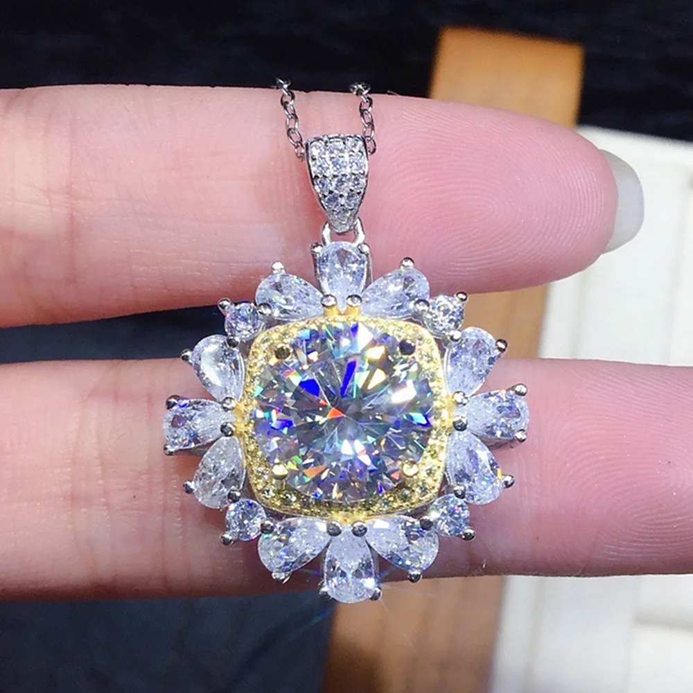 

3 Carats Bling Crystal 5A Zircon Diamonds Flower Luxury Pendant Necklaces for Women 18k White Gold Filled Fine Jewelry Choker