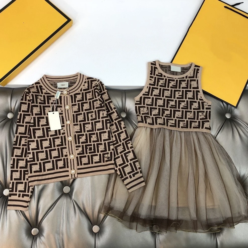 

Spring Autumn Letter Brown Single-breasted Long-sleeved Round Neck Knitted Cardigan Vest Skirt Suits Women's Tops Jacket Dresses