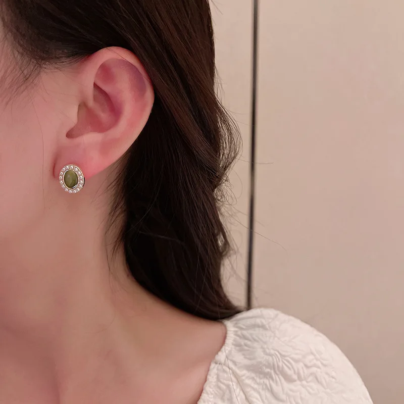 

Fashion Pearl Earrings Personality Simple Retro Palace Style Luxury Crochet Earrings Creative Women's Jewelry Aretes De Mujer