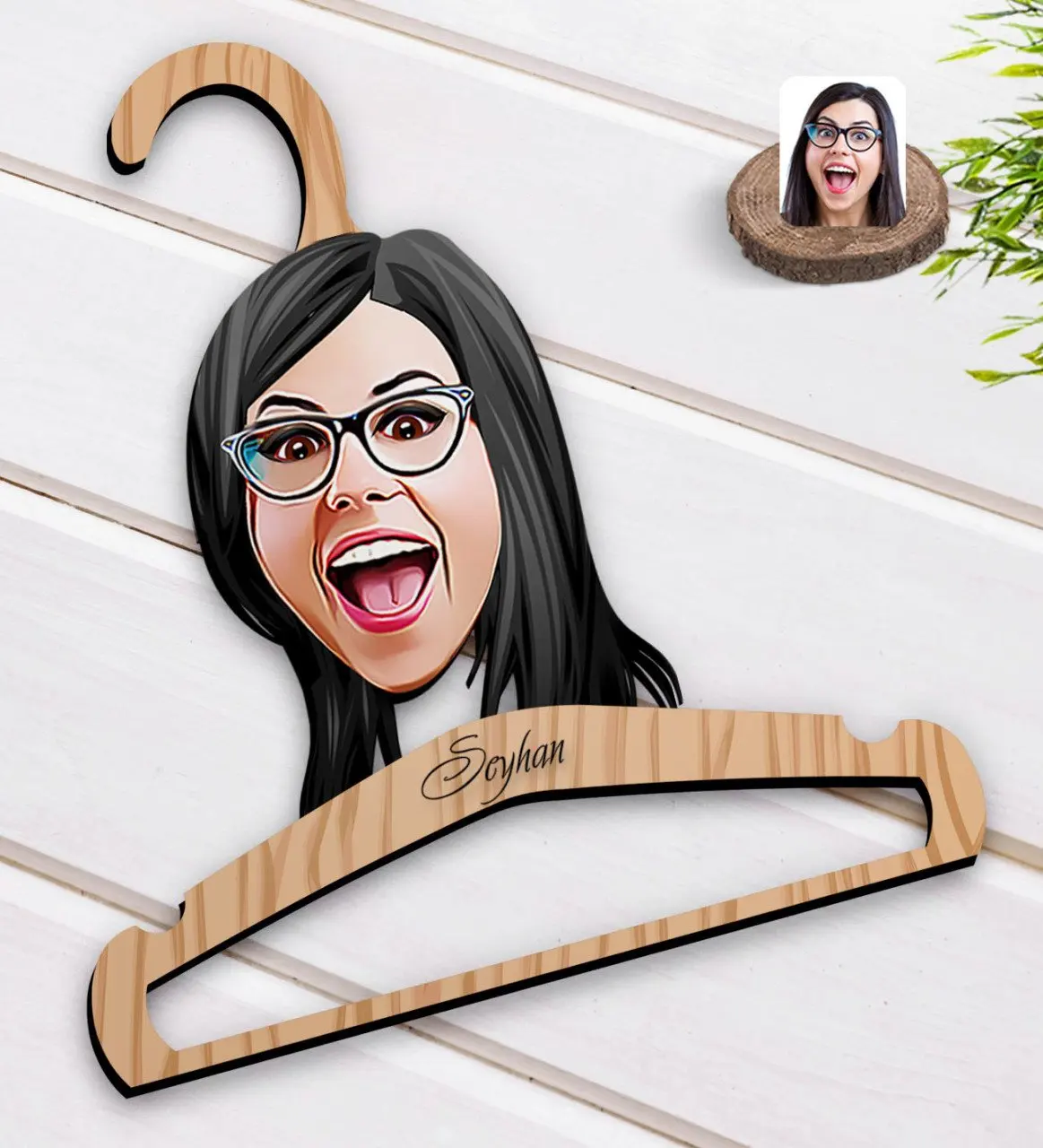 

Personalized Women 'S Face Caricature Of Wood Dress Askısı-2