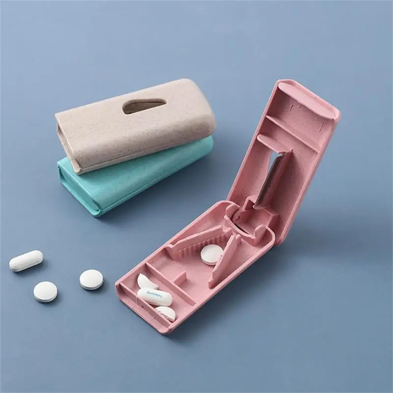 

1pcs Medicine Pill Holder Tablet Cutter Splitter Pill Case Mini Useful Portable Storage Box Pill Tablet Pill Cutter Divider