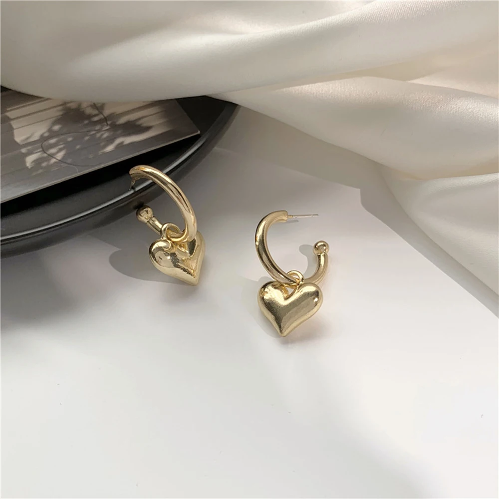 Love Heart Earrings For Women Sweet Adorable Gold Silver Color Piercing Ladies Drop Earring Metal Hoop Earring pendientes mujer