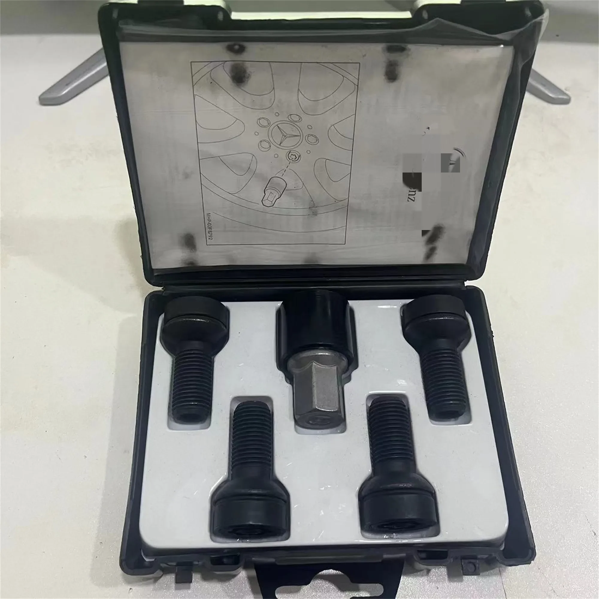 

A0019901607 Подходит для Mercedes Benz C E GLC S A B CLA противоугонные болты для колес, оригинальные