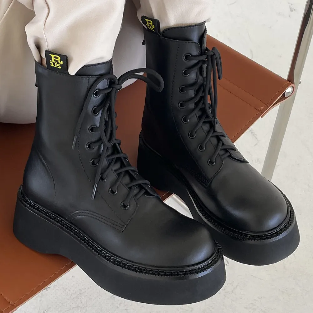 Женские ботильоны из натуральной кожи на толстой подошве и плоской осенние