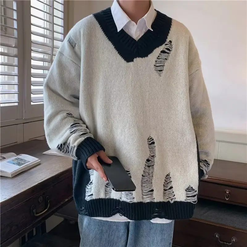 

Мужской свитер с дырками в стиле хип-хоп