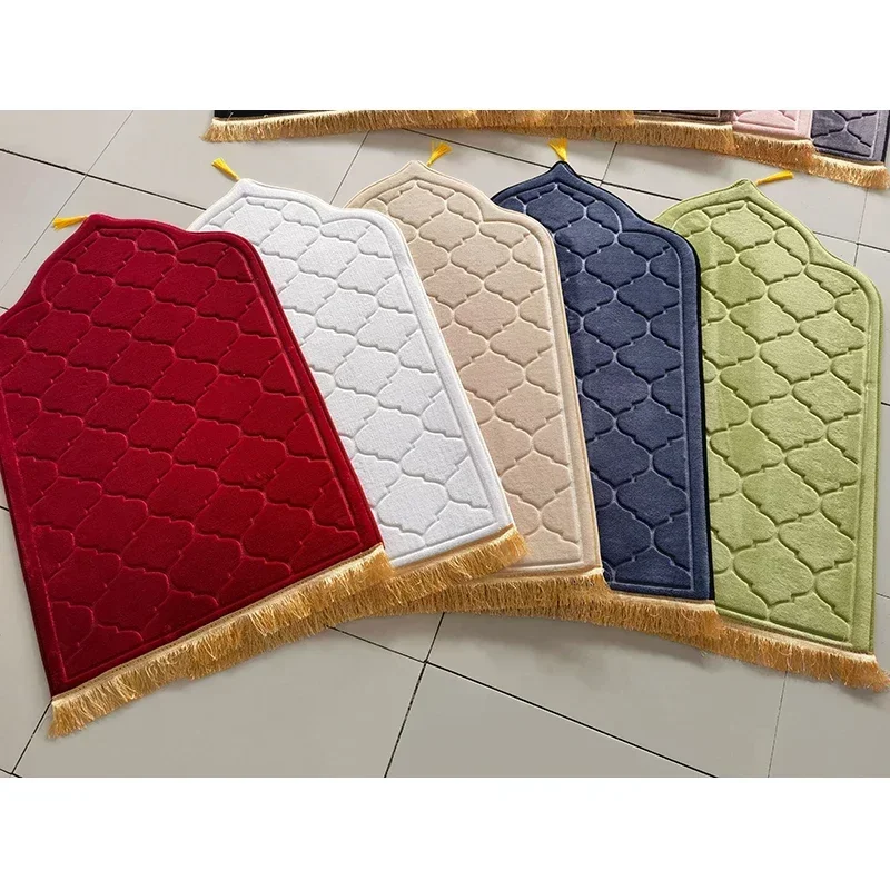 Простой однотонный фланелевой ковер для молитвы. Красивый рельефный