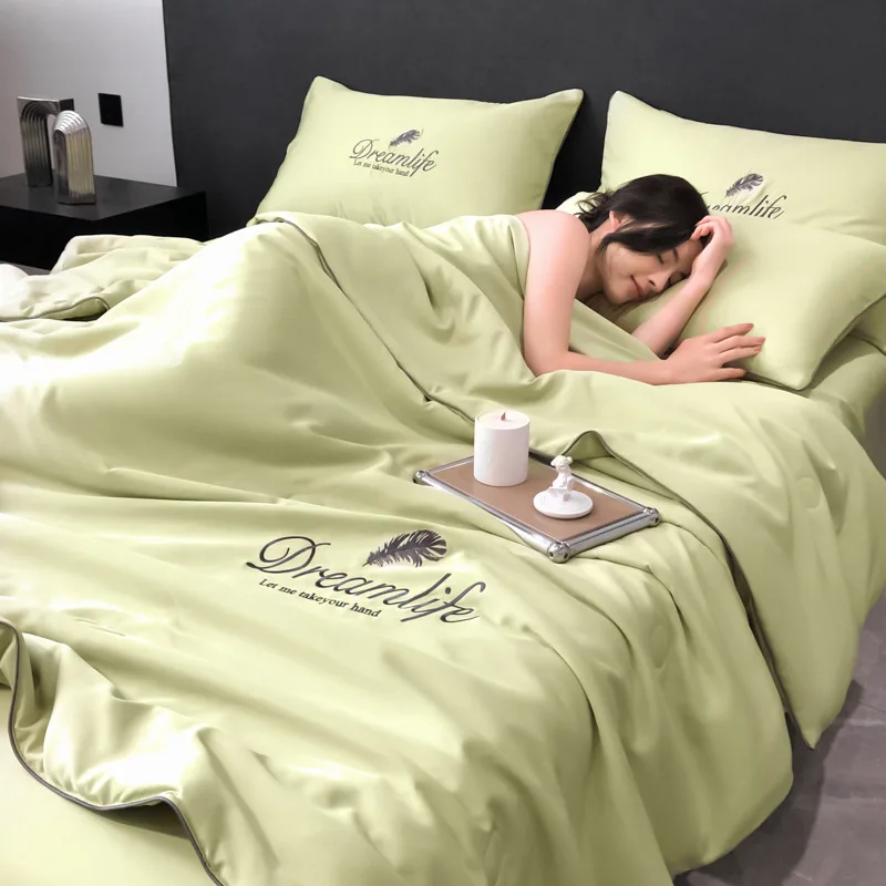 

Blankets Summer High-end Cool Embroidery Quilting Ice Fresh Blanket Comforter Silky Green Rayon Quilt Queen Cooling Breathable
