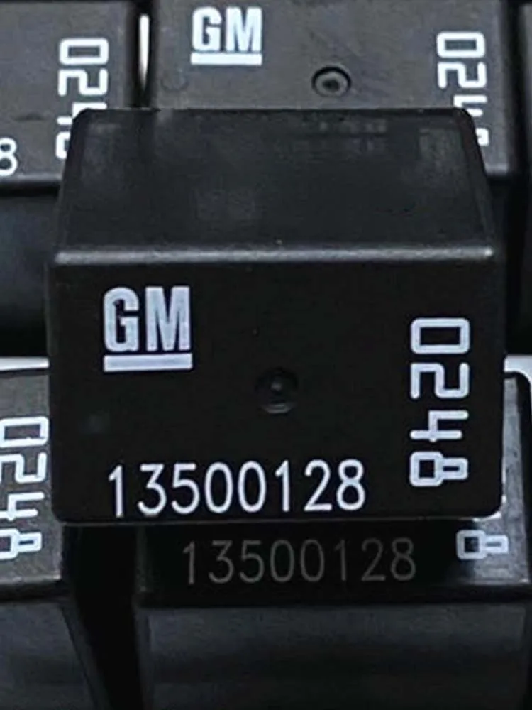 

Реле 13500128 5 контактов