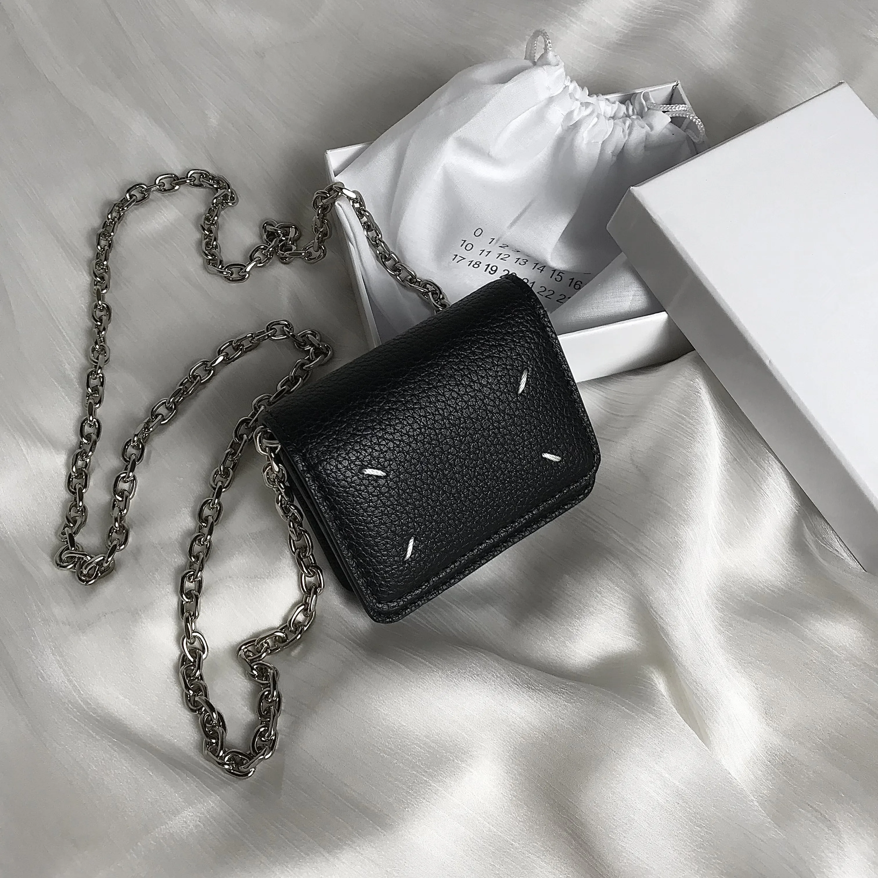 

Cowhide One Shoulder Chain Martins Small Backpack for Men and Women Fashion Margielas Simple Casual Wallet Crossbody Backpack