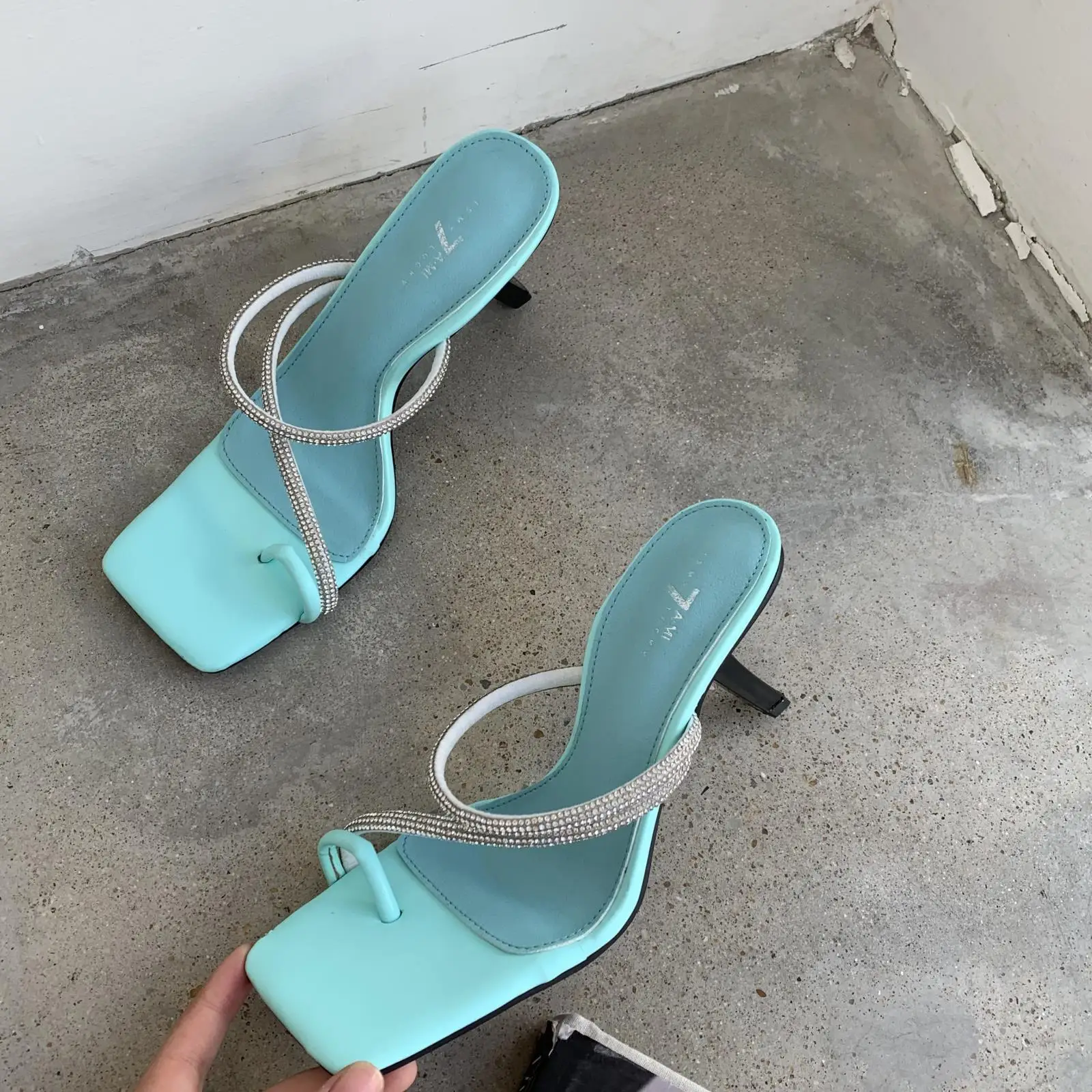 

Shoes Glitter Slides Slippers Casual Square Toe Women Heels Low Pantofle Jelly Luxury High Summer Thin 2022 Rome Crystal PU Fash