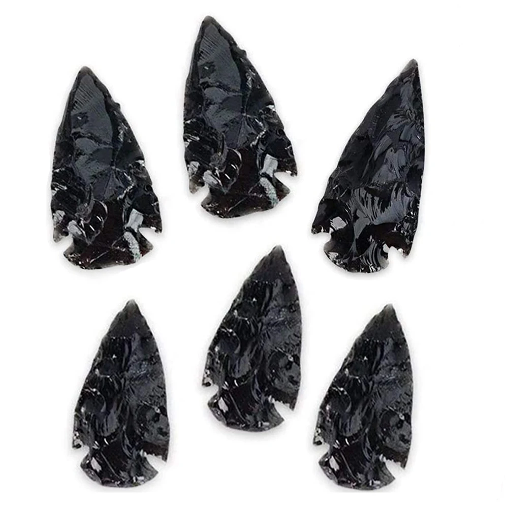 Природный обсидиан в форме стрелы