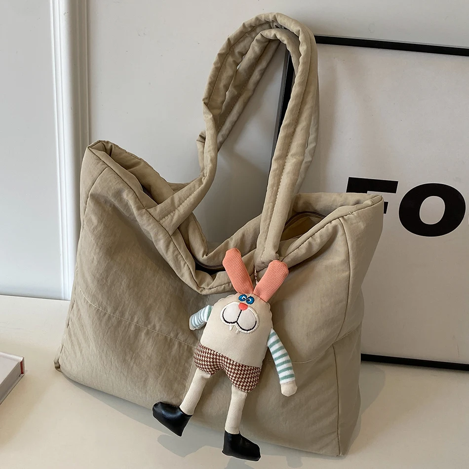 

Простая вместительная сумка-тоут, трендовая нейлоновая хлопчатобумажная сумка через плечо для женщин, новинка 2023, женские дорожные дизайнерские кошельки