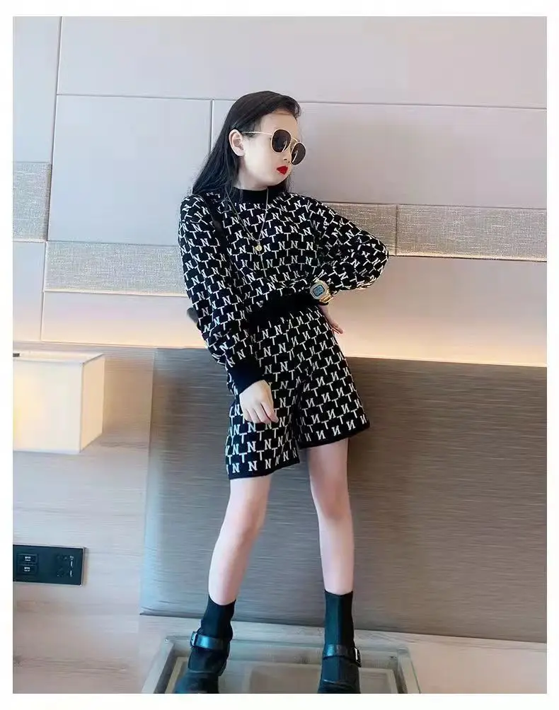 

Girls Spring And Autumn Suit New Teenagers Children Fashion Hoodie Shorts Girls Classic Fashion Two-Piece Set 4-12 Years Old