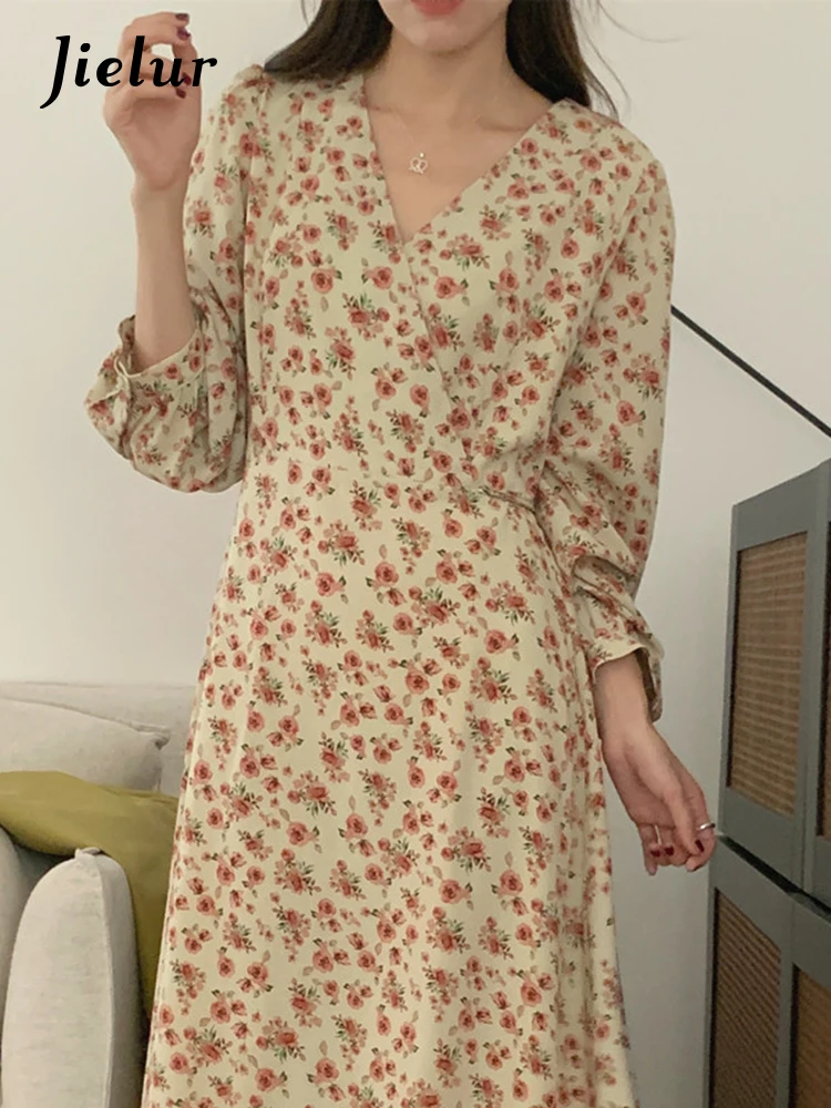 

Jielur French Retro Floral V-neck Women Dress Sweet Elegant Lady Woman Dress Apricot Black Fashion Long-sleeved Dresses Female