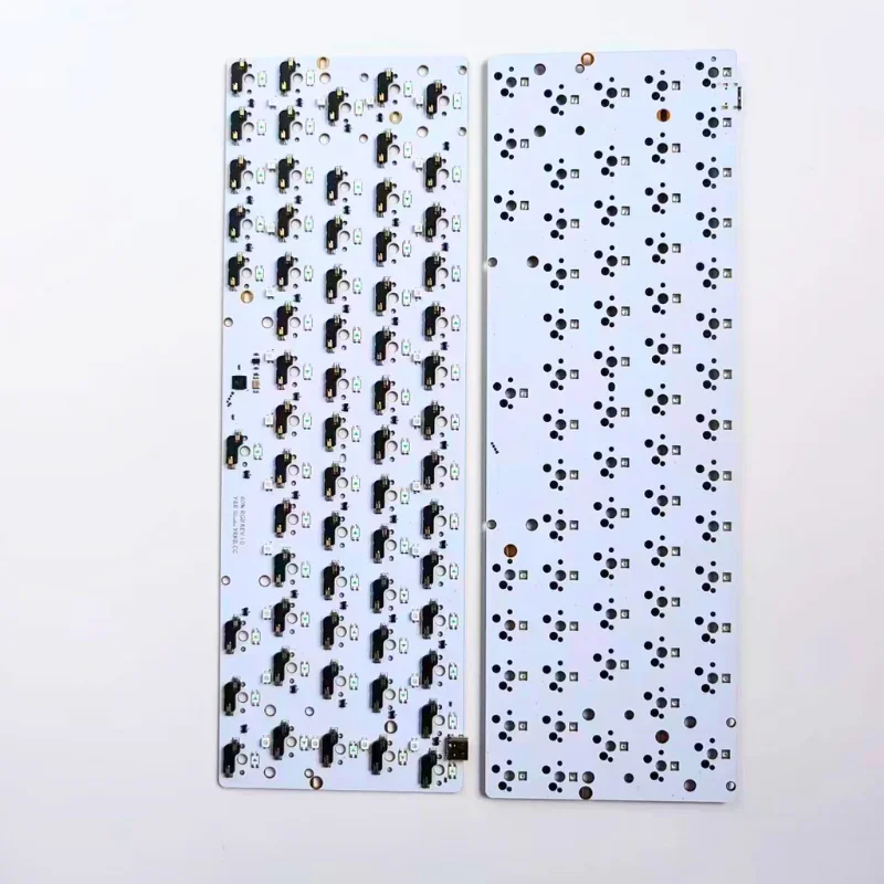 Проводная модель с 64-клавишами и возможностью горячей замены RGB PCB VIA поддержка