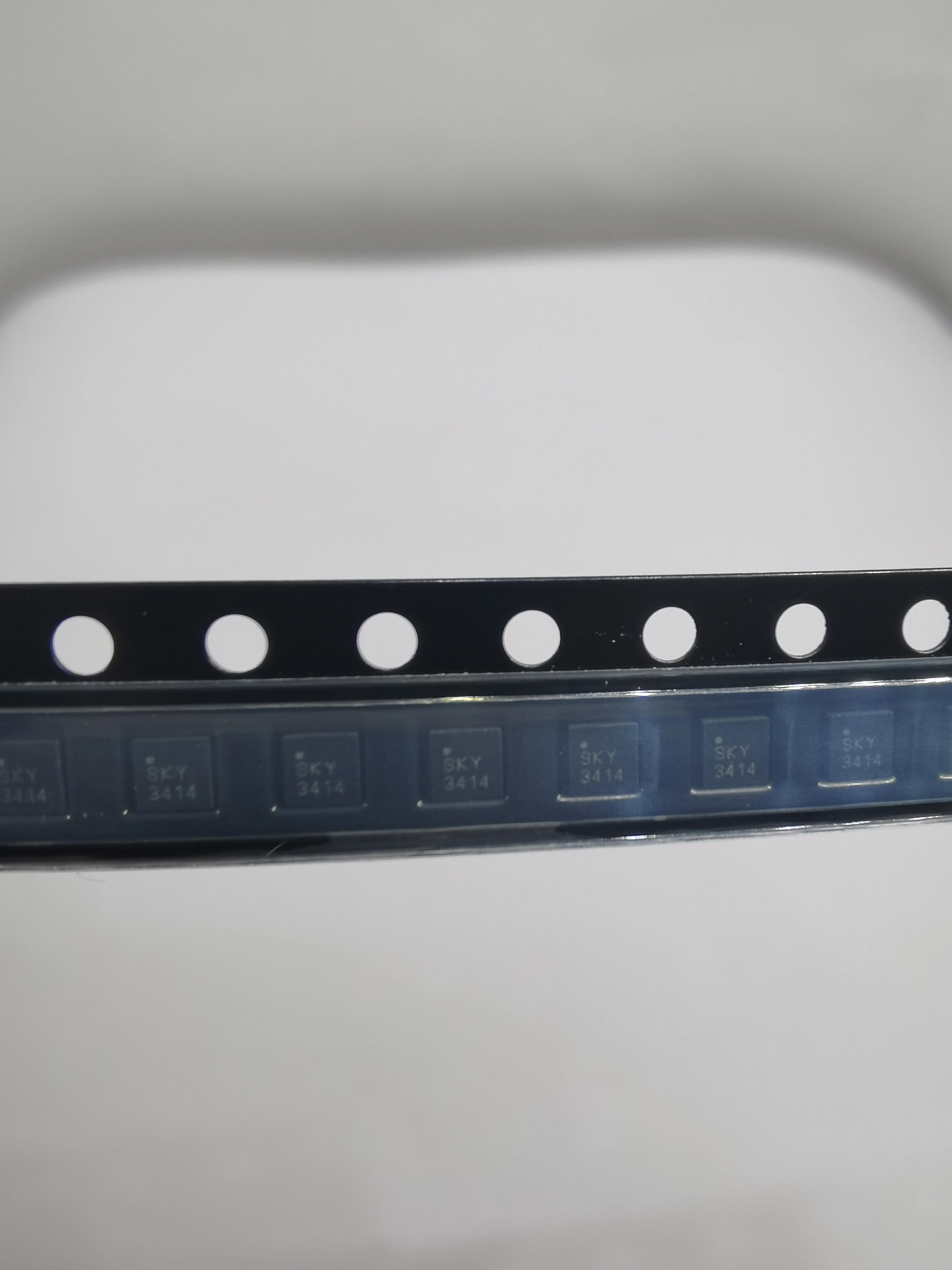 Новинка 100% 10 шт./лот SKY13414-485LF маркировка: SKY3414 IC RF SWITCH SP4T 3 ГГц QFN-14 STOCK |