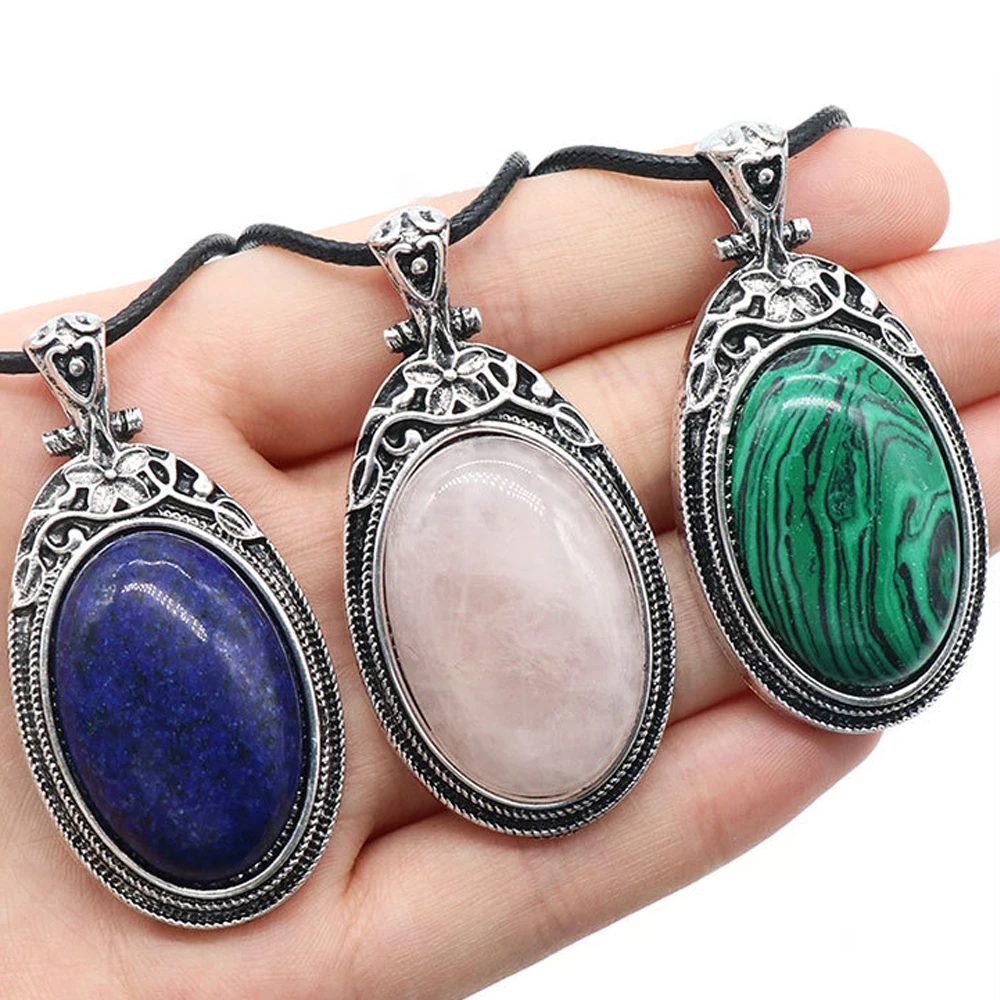 Подвеска в виде камня из чакры