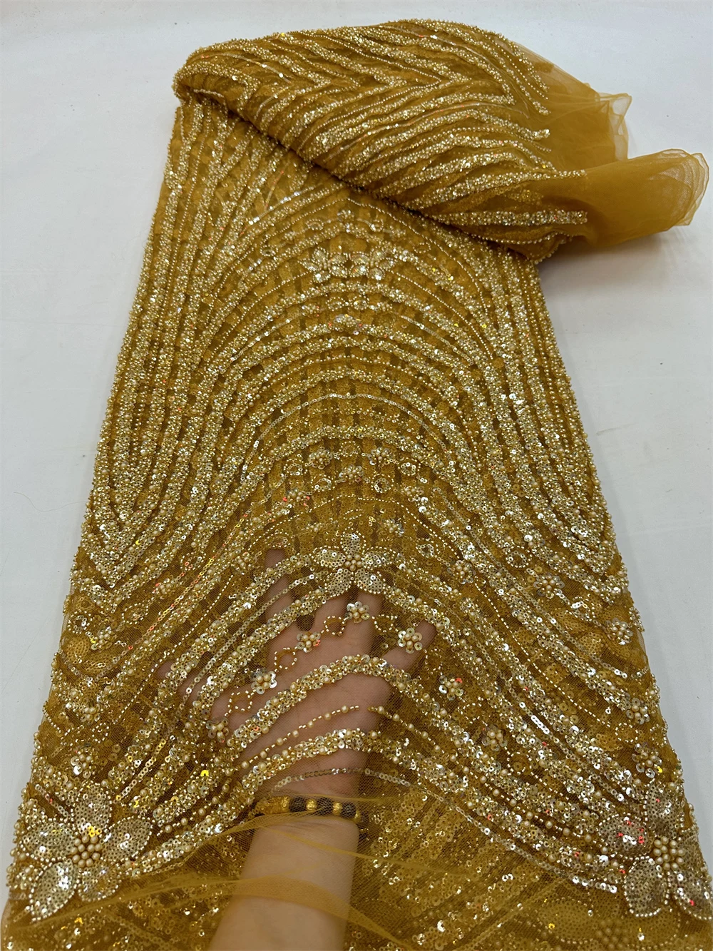 

Latest Nigerian Lace Fabrics Fashion Women African Tull Lace Luxury Handmade Bead Sequins Fabrics For Wedding 5Yards PL291-2