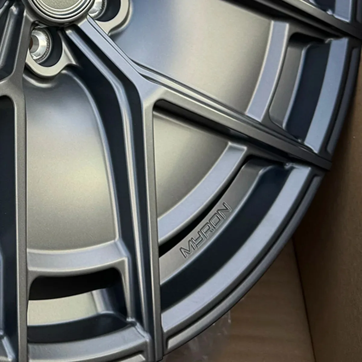 Фото Кованые диски JT Custom Luxury для Flying Spur, Bentayga, Mulsanne, Continental, Batur, Bacalar, Cullinan №3